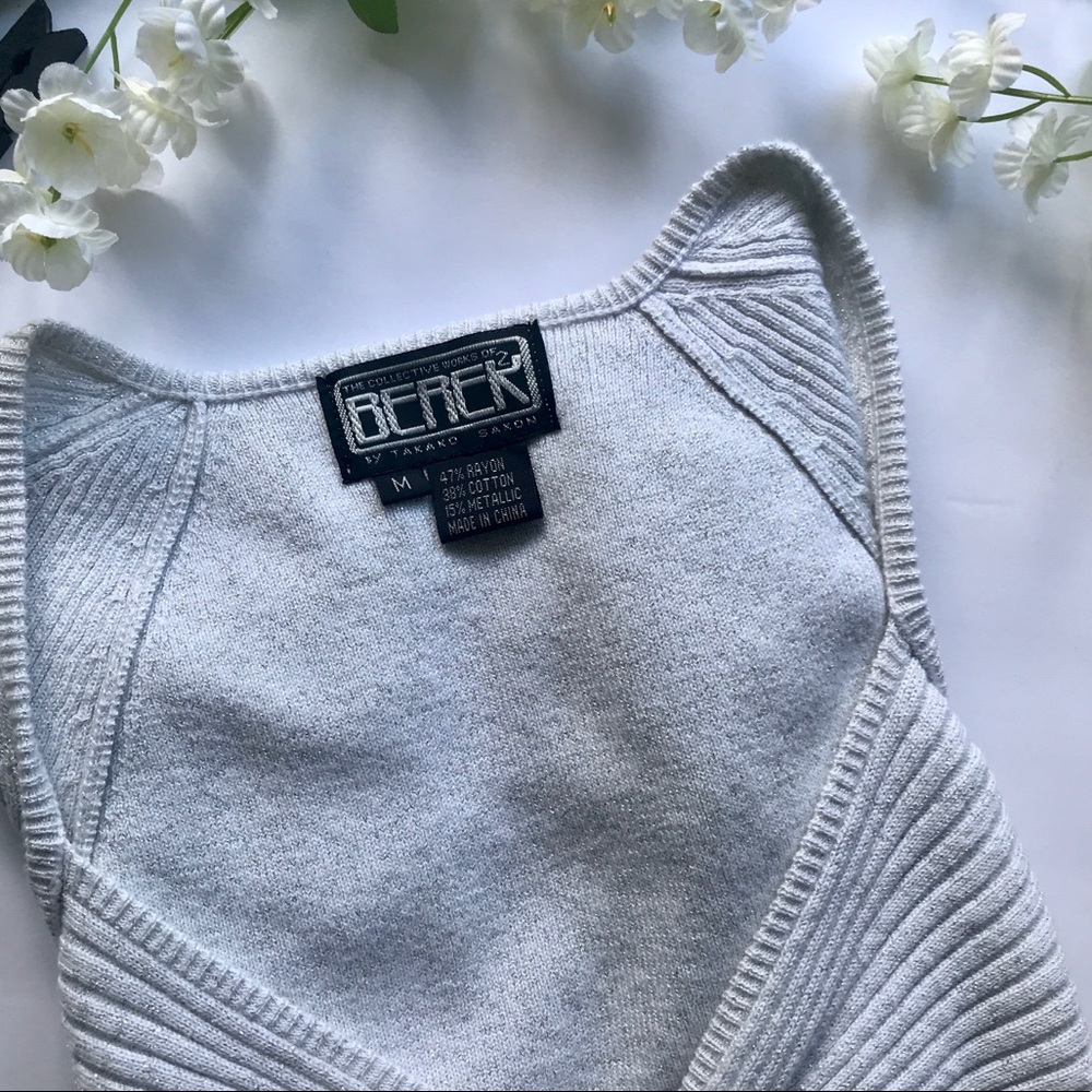 Short Sleeve Sparkly Tee w Bow Embellishment - Picture 8 of 9